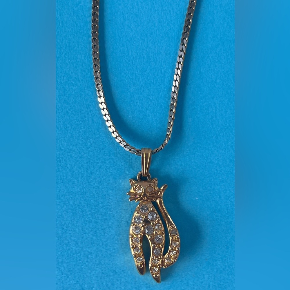 Vintage Avon Cat Pendant 18” necklace